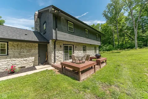 41 N Wolfcreek Road Columbus IN 47201