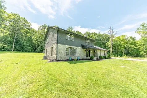 41 N Wolfcreek Road Columbus IN 47201