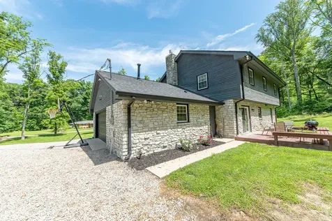 41 N Wolfcreek Road Columbus IN 47201