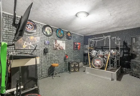 1802 N Ewing Street Seymour IN 47274