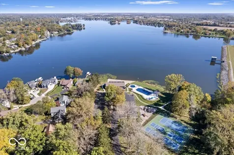 570 S Harbour Noblesville IN 46062