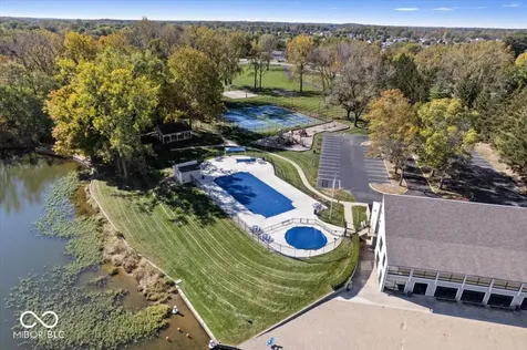 570 S Harbour Noblesville IN 46062