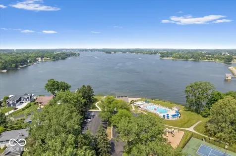 570 S Harbour Noblesville IN 46062