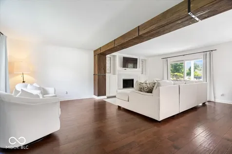 570 S Harbour Noblesville IN 46062
