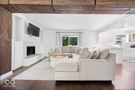570 S Harbour Noblesville IN 46062