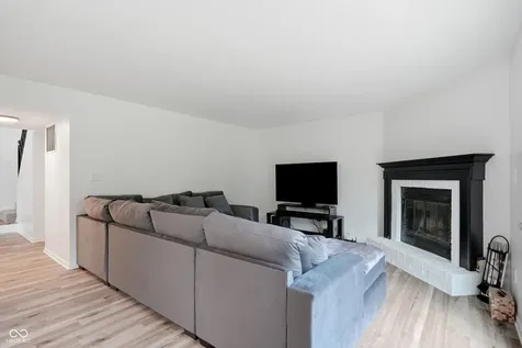 11127 Bayridge Circle W Indianapolis IN 46236