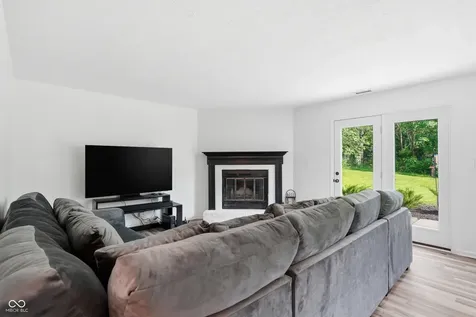 11127 Bayridge Circle W Indianapolis IN 46236