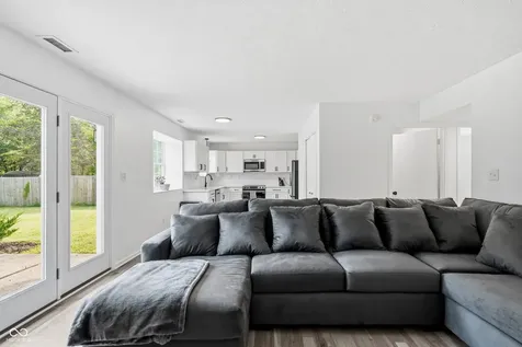 11127 Bayridge Circle W Indianapolis IN 46236