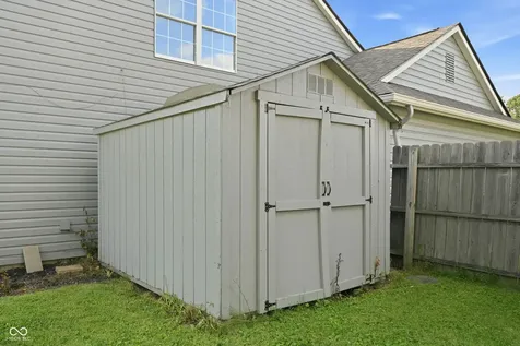 11127 Bayridge Circle W Indianapolis IN 46236