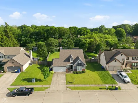 11127 Bayridge Circle W Indianapolis IN 46236