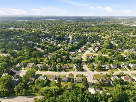 11127 Bayridge Circle W Indianapolis IN 46236