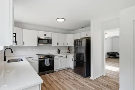 11127 Bayridge Circle W Indianapolis IN 46236