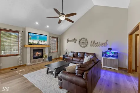 100 Decourcy Lane Franklin IN 46131