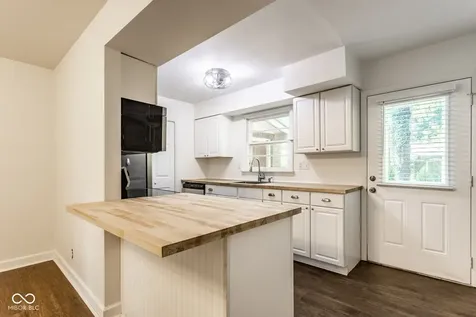 9514 Haverstick Road Indianapolis IN 46240