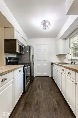 9514 Haverstick Road Indianapolis IN 46240