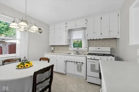 306 S 8th Avenue Beech Grove IN 46107