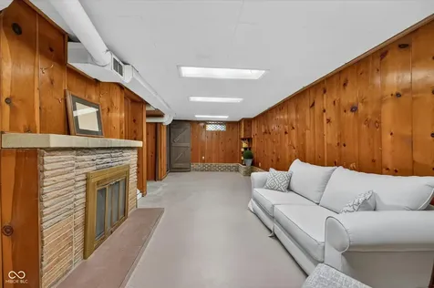 306 S 8th Avenue Beech Grove IN 46107