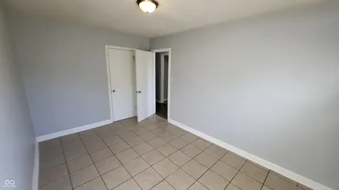 6147 Commodore Drive Indianapolis IN 46219
