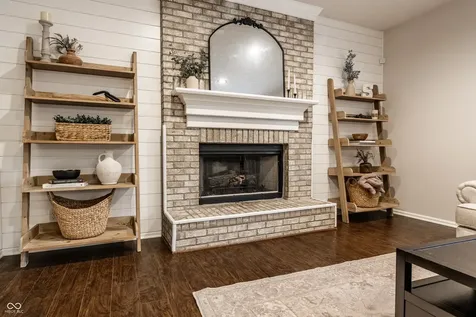 9091 Iris Lane Zionsville IN 46077