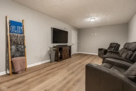 9091 Iris Lane Zionsville IN 46077