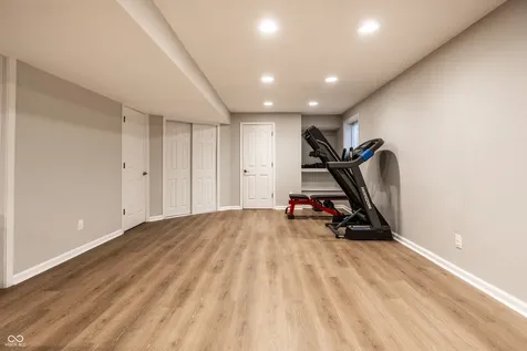 9091 Iris Lane Zionsville IN 46077