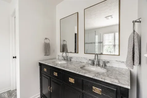 9091 Iris Lane Zionsville IN 46077