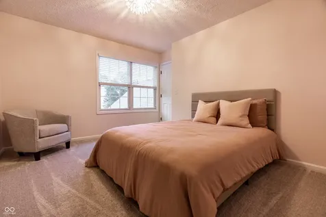 9091 Iris Lane Zionsville IN 46077
