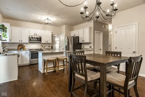 9091 Iris Lane Zionsville IN 46077
