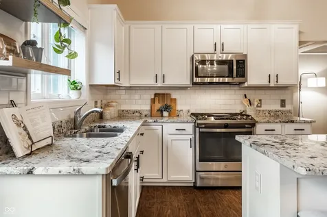 9091 Iris Lane Zionsville IN 46077