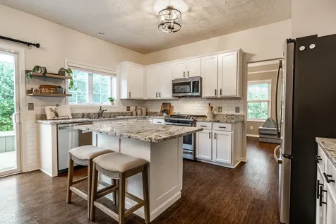9091 Iris Lane Zionsville IN 46077