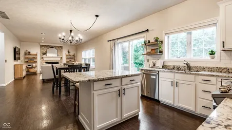 9091 Iris Lane Zionsville IN 46077