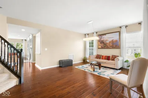 6972 Pinnacle Drive Columbus IN 47201