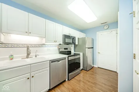 3065 W Applewood Court Muncie IN 47304
