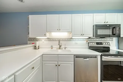 3065 W Applewood Court Muncie IN 47304