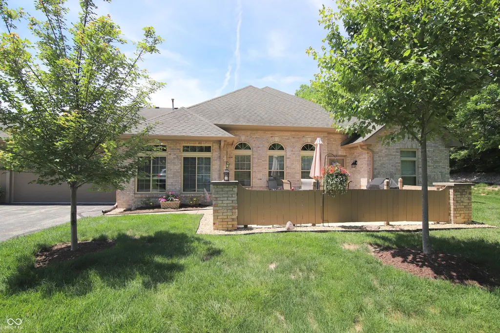 7484 Courtyard Way Fishers IN 46038
