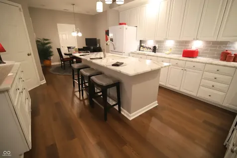 7484 Courtyard Way Fishers IN 46038