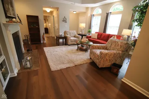 7484 Courtyard Way Fishers IN 46038