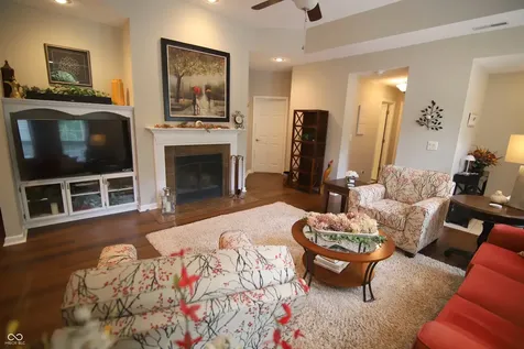 7484 Courtyard Way Fishers IN 46038