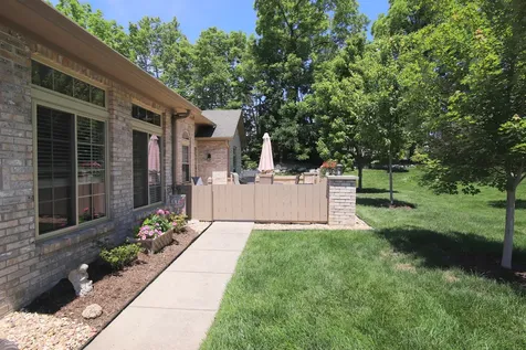 7484 Courtyard Way Fishers IN 46038