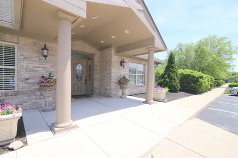 7484 Courtyard Way Fishers IN 46038