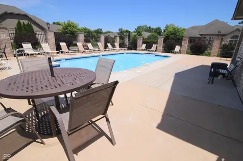 7484 Courtyard Way Fishers IN 46038