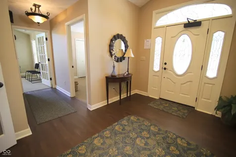 7484 Courtyard Way Fishers IN 46038