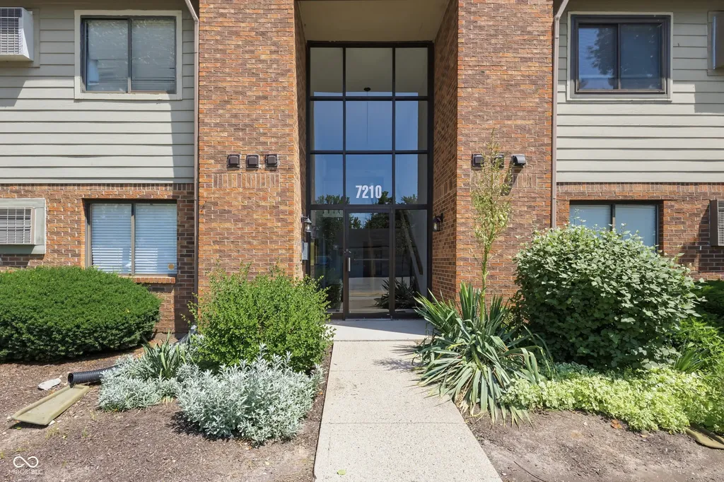 7210 Village Parkway Drive Indianapolis IN 46254