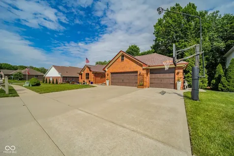 10 Stratford Way Danville IN 46122