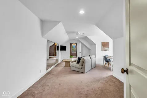 15268 Kampen Circle Carmel IN 46033