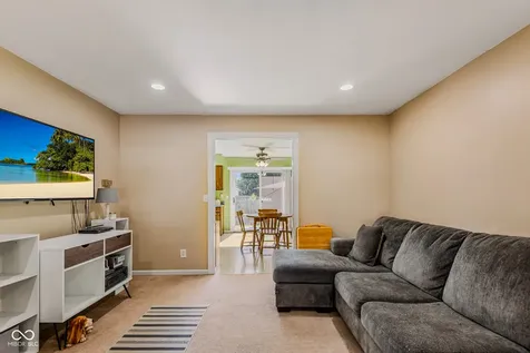 1921 Lockerbie Drive Columbus IN 47203