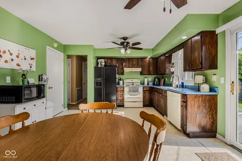 1921 Lockerbie Drive Columbus IN 47203