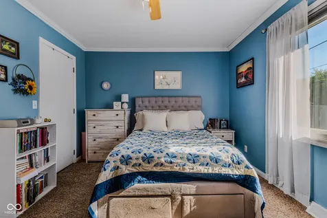 1921 Lockerbie Drive Columbus IN 47203