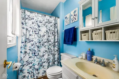 1921 Lockerbie Drive Columbus IN 47203