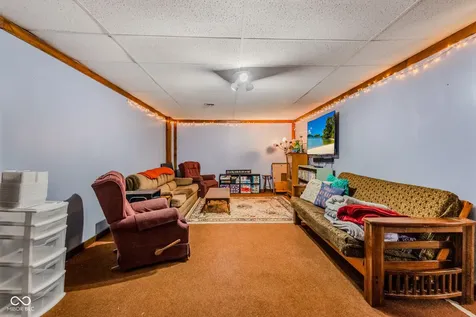 1921 Lockerbie Drive Columbus IN 47203